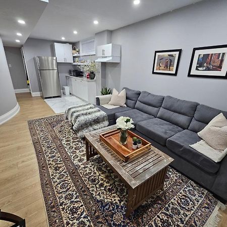 Basement Apartment In Luxury Beach House Toronto Exterior photo